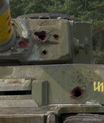 Следы стендового обстрела для выявления уязвимостей танка